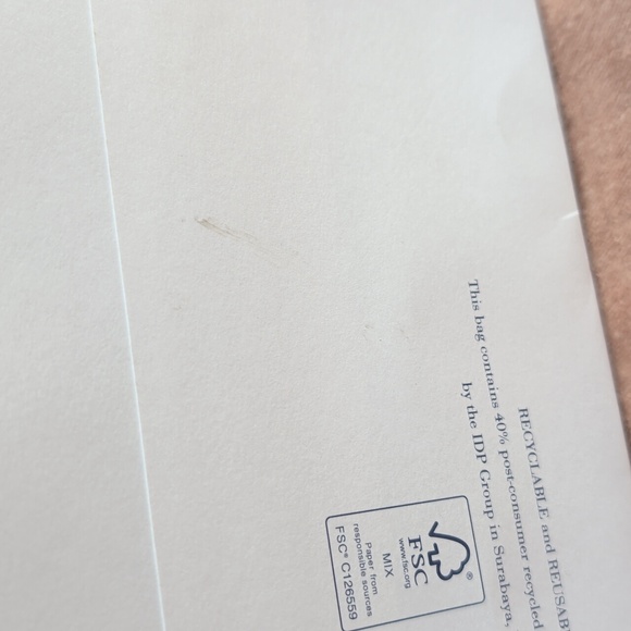 Prada White Paper Shopping Bag - Picture 4 of 5